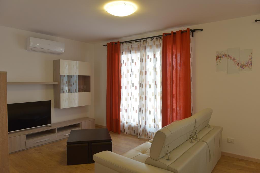Villa Artemia Manerba del Garda Bilik gambar