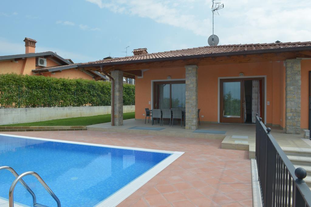 Villa Artemia Manerba del Garda Bilik gambar