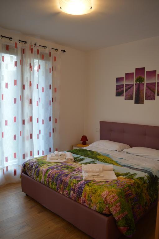 Villa Artemia Manerba del Garda Bilik gambar
